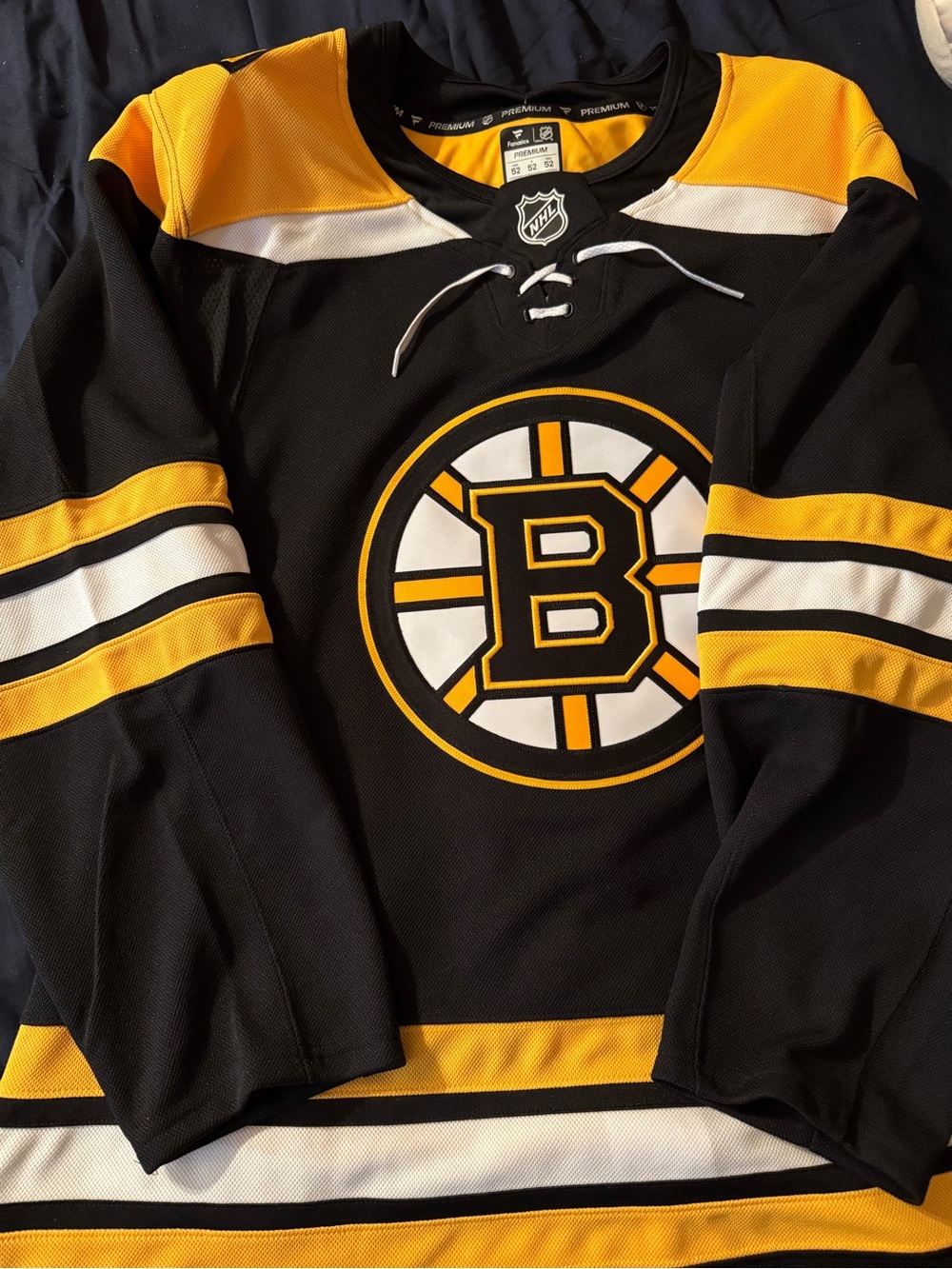 Boston Bruins Fanatics Premium Jersey W/ Fighting Strap Black Size 52 NEW